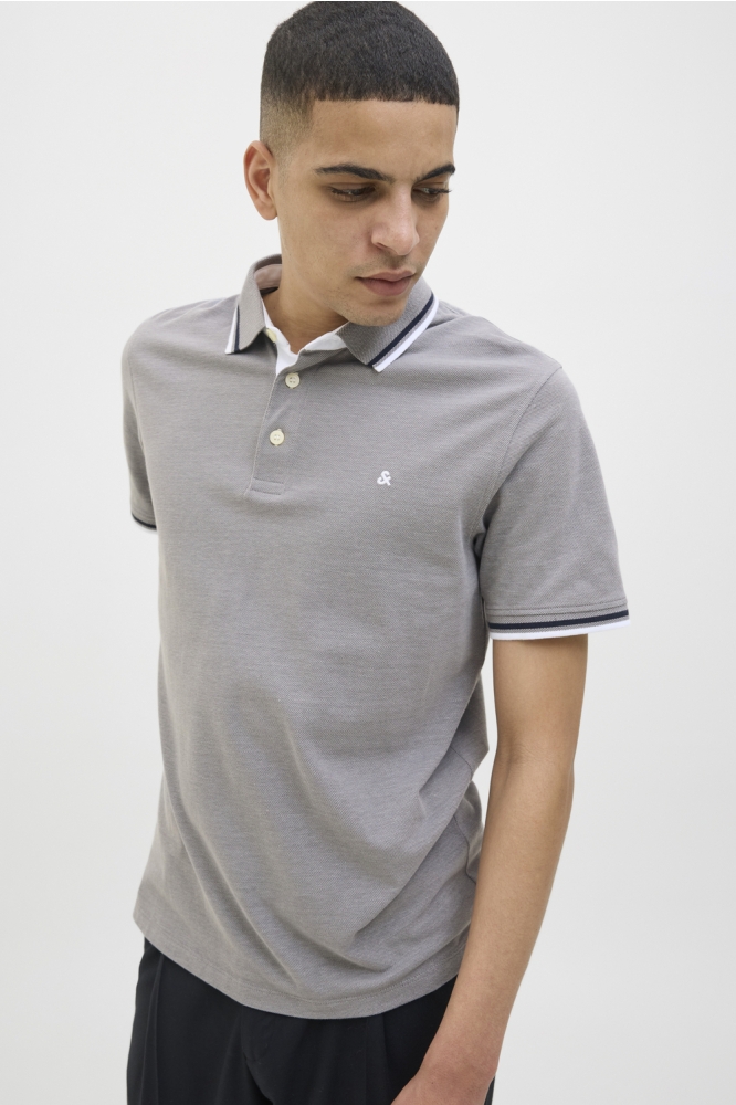 JJEPAULOS POLO SS NOOS 12136668 ULTIMATE GREY/PLAY